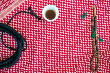 Arkaplan olarak Arapça Eşarp