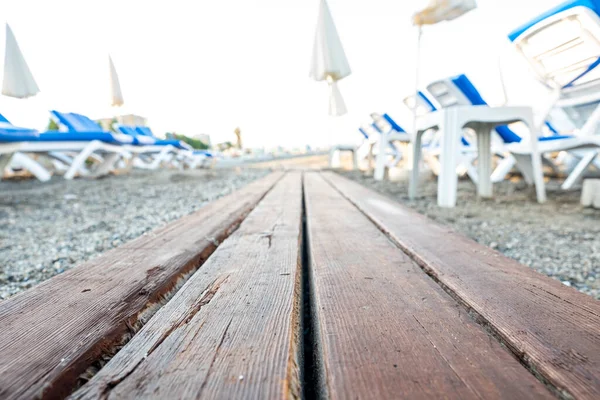 Sedie Sulla Spiaggia Sabbia Vicino Mare — Foto Stock