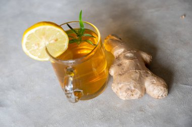 Bal, zencefil ve sarımsak karışımı soğuk ve ferahlatıcı vücutta işe yarar.