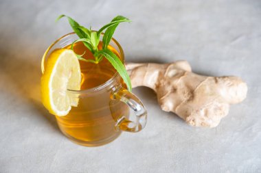 Bal, zencefil ve sarımsak karışımı soğuk ve ferahlatıcı vücutta işe yarar.