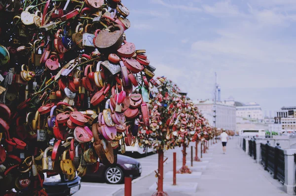 Padlocks with the names of loved ones, selective focus — Stock Photo, Image