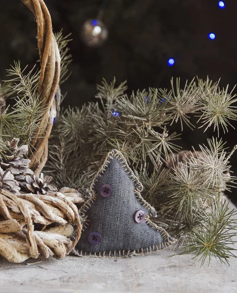Julkort med Gran grenar och dekoration — Stockfoto