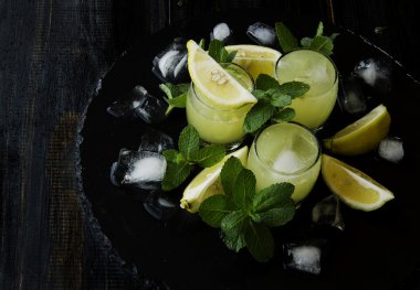 Limoncello, Iralian geleneksel likör limon vintage tablo ile