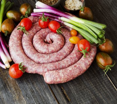 ham sığır sosis tava, seçici odak