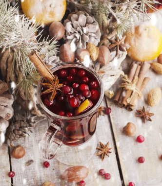 Noel için sıcak mulled şarap bardağı