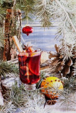 Noel için sıcak mulled şarap bardağı