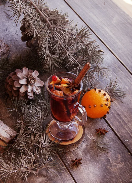 Φλιτζάνι ζεστό mulled κρασί για τα Χριστούγεννα — Φωτογραφία Αρχείου