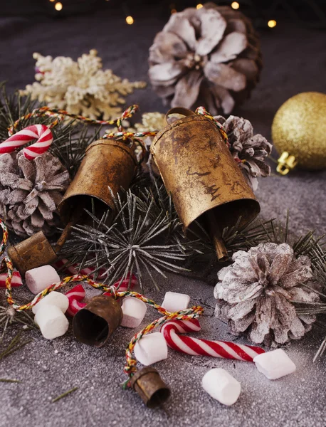 Decoração de Natal com ramos de abeto — Fotografia de Stock