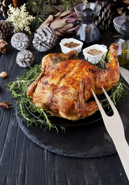 Pollo al horno para Navidad o Año Nuevo — Foto de Stock