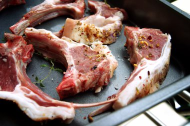 Noel ve yeni yıl tablo için ham kuzu kaburga