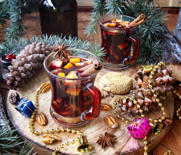 Tasse de vin chaud chaud chaud chaud pour Noël et le Nouvel An — Photo