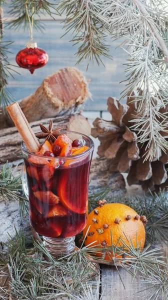 Tasse de vin chaud chaud chaud chaud pour Noël — Photo