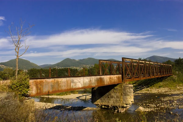 Ponte abandonada — Fotografia de Stock