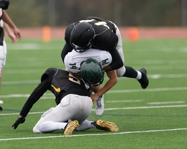 Amazing Athletes Making Great Catches Runs Competitive Football Game — Stock Photo, Image