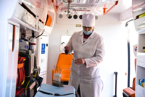 Poltava Ukraine April 2021 Doctor Holds Tests Patients Coronavirus — Stock Photo, Image