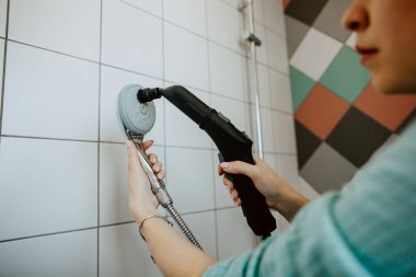 Banyo için buhar temizleyicisi tüpten buhar kaçakları, ev temizlik ekipmanları, temizlik metodu.