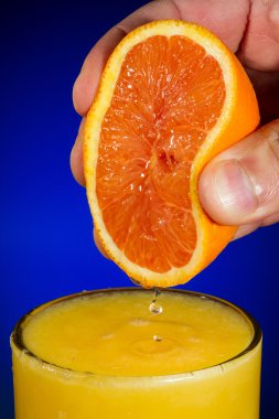 taze sıkılmış portakal suyu