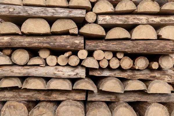 Detail Woodpile Mostly Made Halved Tree Trunks Stacked Alternately Lengthways — Stok fotoğraf