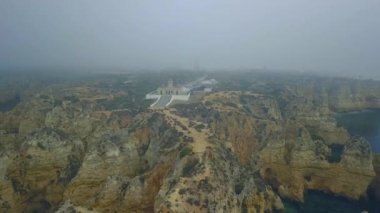 Portekiz 'in Atlantik kıyısındaki Ponda da Piedade bölgesinden insansız hava aracı görüntüleri.