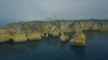 Portekiz 'in Atlantik kıyısındaki Ponda da Piedade bölgesinden insansız hava aracı görüntüleri.