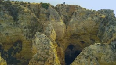 Portekiz 'in Atlantik kıyısındaki Ponda da Piedade bölgesinden insansız hava aracı görüntüleri.