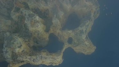 Portekiz 'in Atlantik kıyısındaki Ponda da Piedade bölgesinden insansız hava aracı görüntüleri.