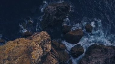 Carrapateira bölgesindeki Portekiz 'in Atlantik kıyısından insansız hava aracı görüntüleri..