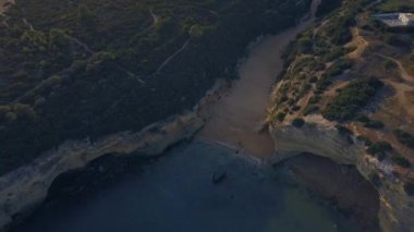 Porsche bölgesindeki Portekiz 'in Atlantik kıyısından insansız hava aracı görüntüleri..