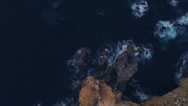 Záběry z bezpilotních letounů z pobřeží Atlantiku v oblasti Carrapateira. — Stock video