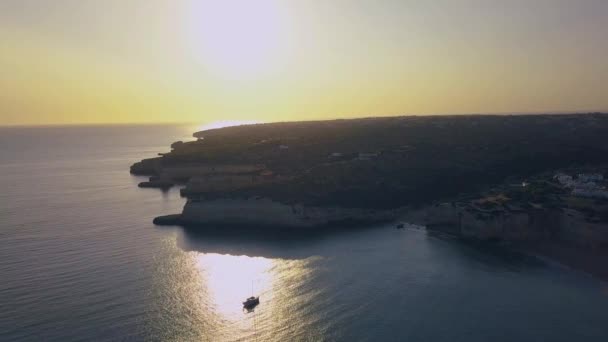 ポルシェ地域のポルトガル大西洋岸からのドローン映像. — ストック動画