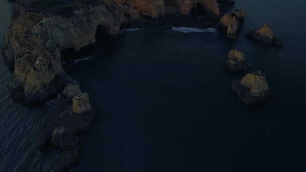 Drone de la côte atlantique du Portugal dans la région de Portimao. — Video