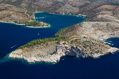 Hırvatistan 'daki Lastovo adası, Adriyatik Denizi' nin havadan görünüşü