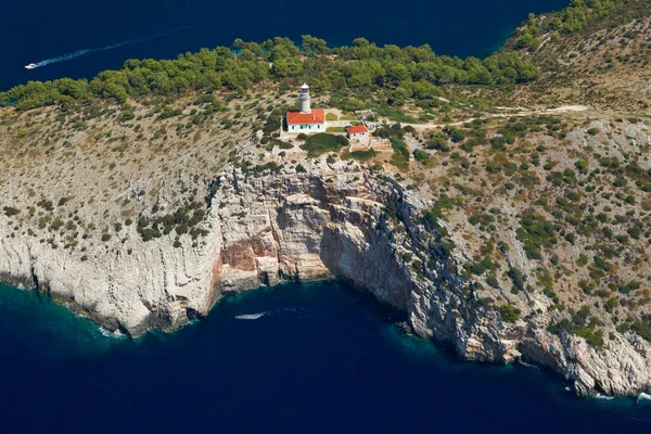 Hırvatistan 'daki Lastovo adası, Adriyatik Denizi' nin havadan görünüşü