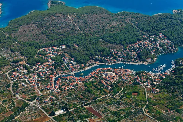Hırvatistan Adriyatik Denizi Ndeki Hvar Adasındaki Vrboska Kasabasının Hava Manzarası — Stok fotoğraf