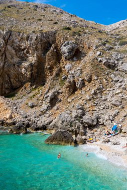 Hırvatistan 'da Adriyatik Denizi, Cres Adası' ndaki Orlec 'te Mali bok plajı