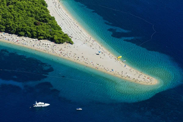 Cena Aérea Praia Ratos Zlatni Ilha Bra Croácia — Fotografia de Stock