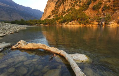 Arnavutluk 'taki Vjosa Nehri vadisi