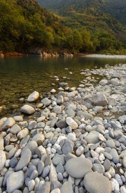 Arnavutluk 'taki Vjosa Nehri vadisi