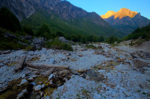 Rio Valbona Nas Montanhas Albânia — Fotografia de Stock