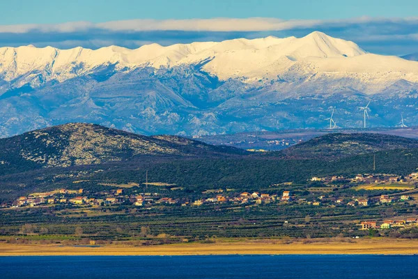 Θέα Στο Βουνό Velebit Από Vransko Jezero Λίμνη Βρανά — Φωτογραφία Αρχείου