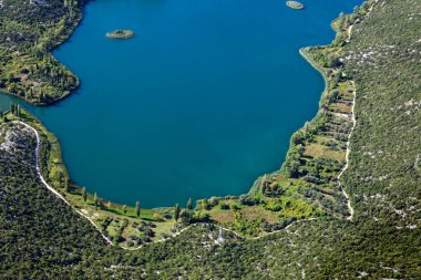 Hırvatistan 'ın Adriyatik Denizi yakınlarındaki Bacinska jezerasının hava manzarası