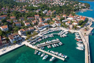 Hırvatistan 'ın Krk adasındaki Krk kasabasının hava manzarası