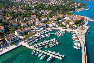 Hırvatistan 'ın Krk adasındaki Krk kasabasının hava manzarası