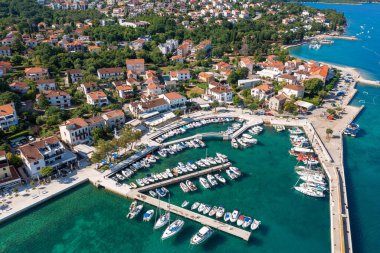 Hırvatistan 'ın Krk adasındaki Krk kasabasının hava manzarası