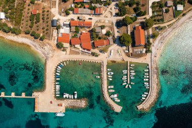 Hırvatistan 'daki Premuda adası ve Adriyatik Denizi' nin hava manzarası