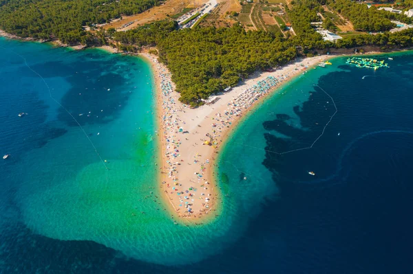 Letecká Scéna Pláže Zlatni Rat Ostrově Bra Chorvatsko — Stock fotografie