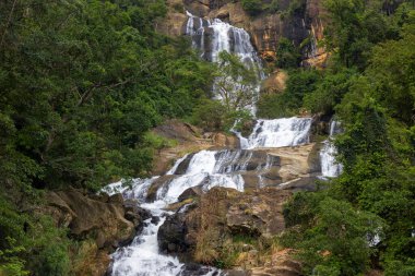 Ravana Ella Şelalesi Yeşil Orman 'da Şelale Şelalesi, Sri Lanka
