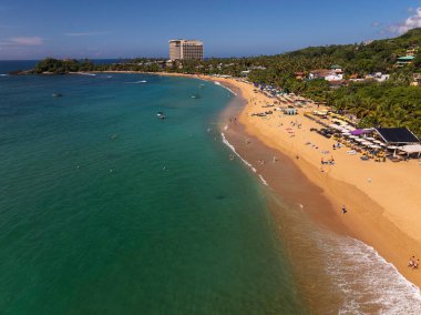 Altın Kum ve Turkuaz Okyanusu, Sri Lanka 'lı Unawatuna Sahili Hava Manzarası