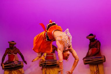 Kandy, Sri Lanka 'da Geleneksel Kandyan Dans Gösterisi