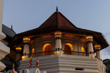 Kandy, Sri Lanka 'daki Kutsal diş kalıntıları tapınağı (Sri Dalada Maligawa)